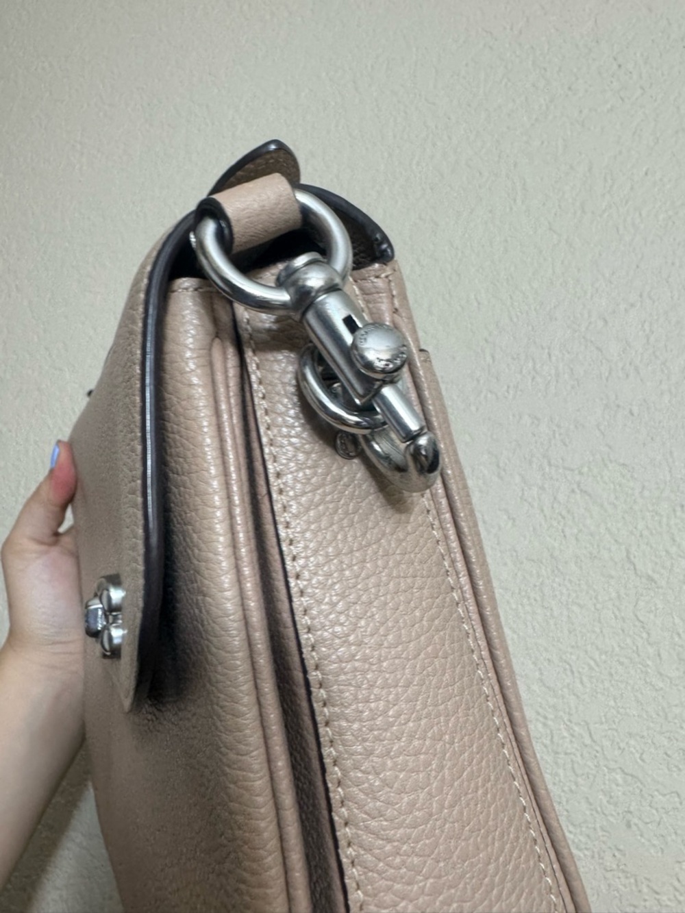 Coach Cassie Pebbled Leather Crossbody bag in Taupe Silver - Picture 5 of 11